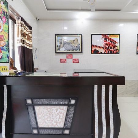 Oyo 69378 Trilok Dham Hotel Vrindāvan Eksteriør billede