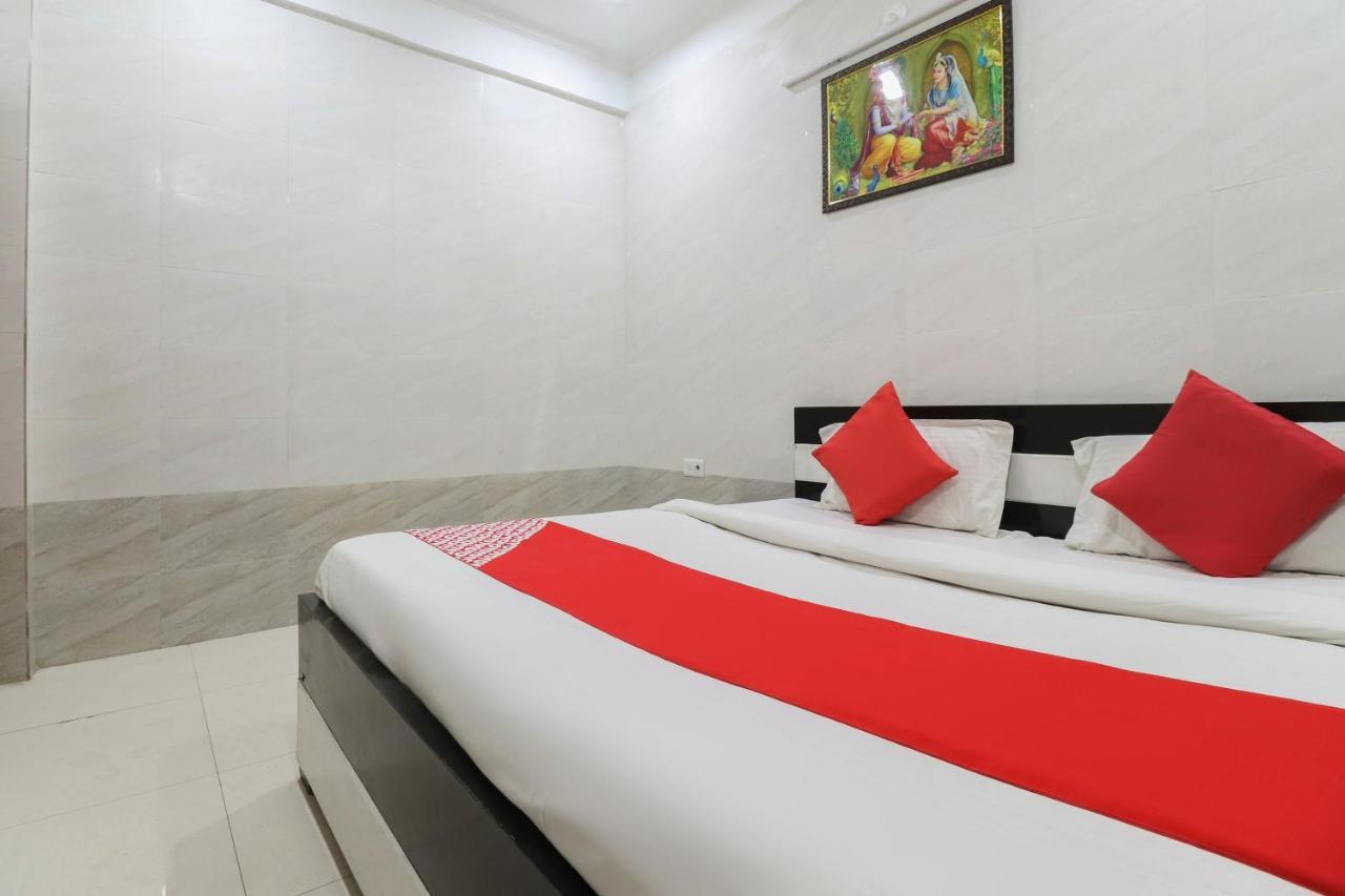 Oyo 69378 Trilok Dham Hotel Vrindāvan Eksteriør billede