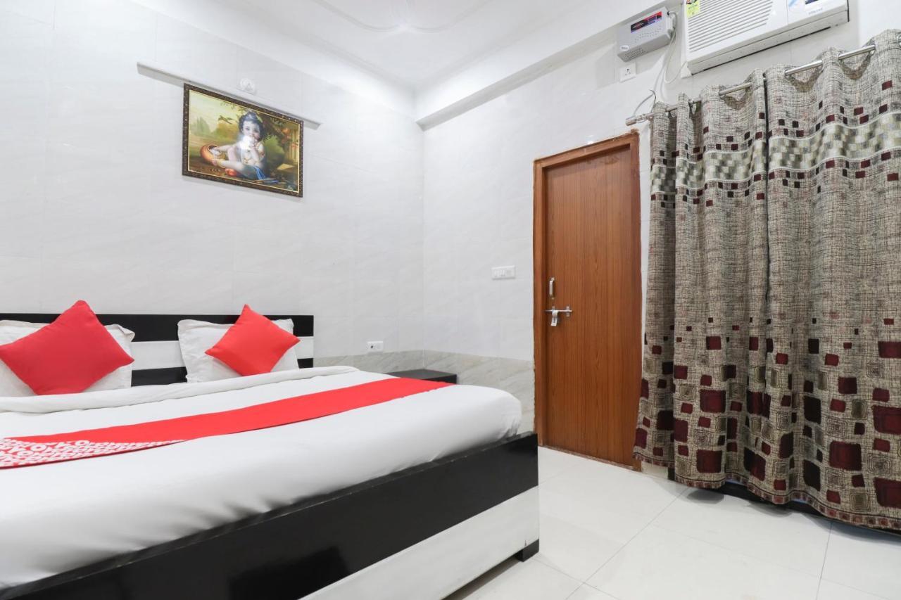 Oyo 69378 Trilok Dham Hotel Vrindāvan Eksteriør billede